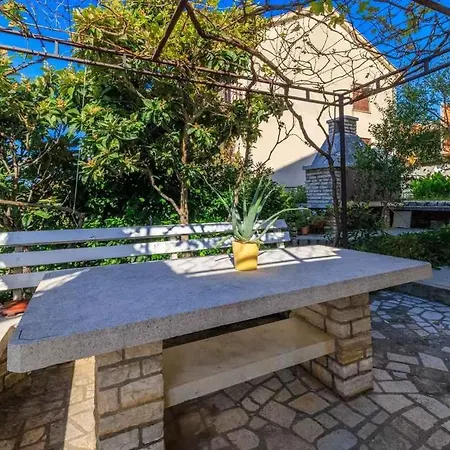 In 5747 B Daire Dramalj