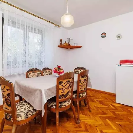Apartment In 5747 B