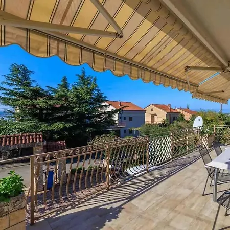 In 5747 B Daire Dramalj