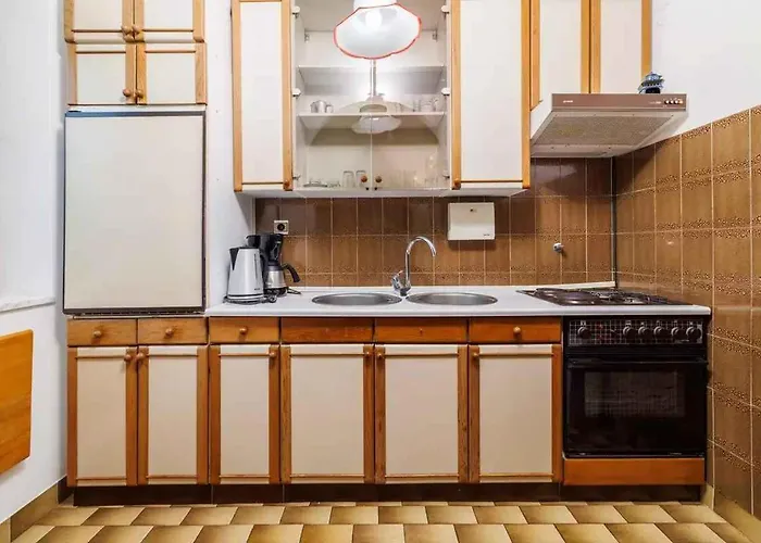 Apartment In 5747 B