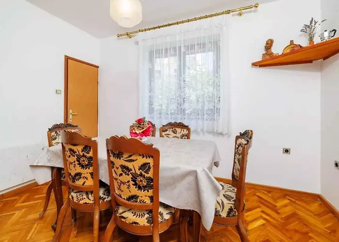 In 5747 B Apartment Dramalj